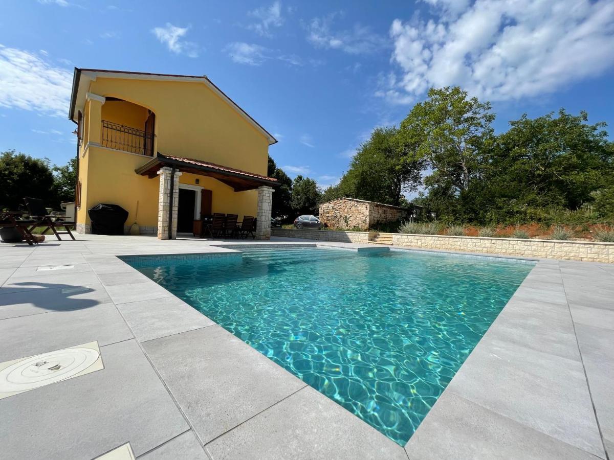 Villa Berto Nedescina ภายนอก รูปภาพ