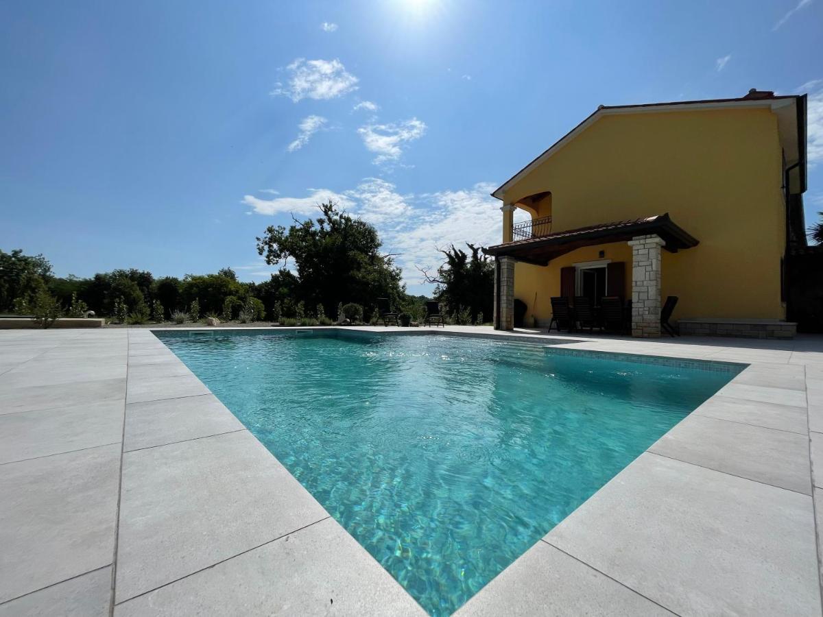 Villa Berto Nedescina ภายนอก รูปภาพ